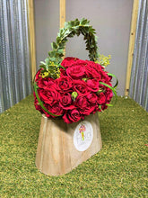 Cargar imagen en el visor de la galería, Red Roses Ball
